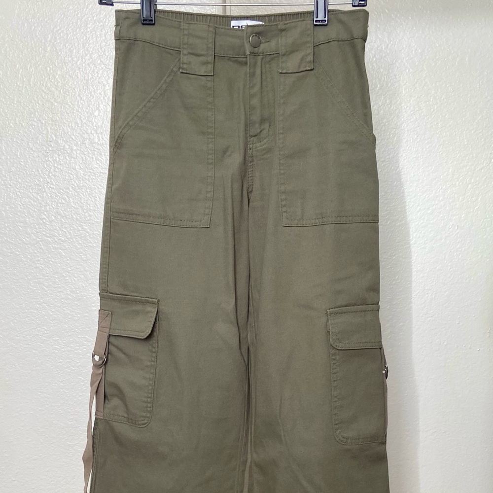 RSQ Women’s Wide Leg Olive Grunge Cargo Pants, Petite Hem - Picture 2 of 5